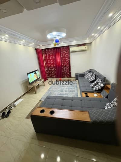 Apartment for rent furnished in Zahraa Al-Maadi Darna Towers air-conditioned area 150m consists of 3 rooms - reception - kitchen - bathroom - floor 5 there is an elevator finishing super