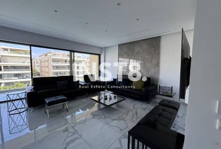 Penthouse with Private Pool and Elevator in Lake View Residence