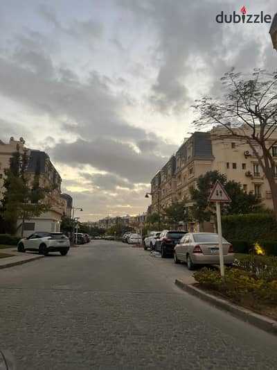 305m + 90m Prime Location I-Villa Roof for Sale in Mountain View Hyde Park New Cairo