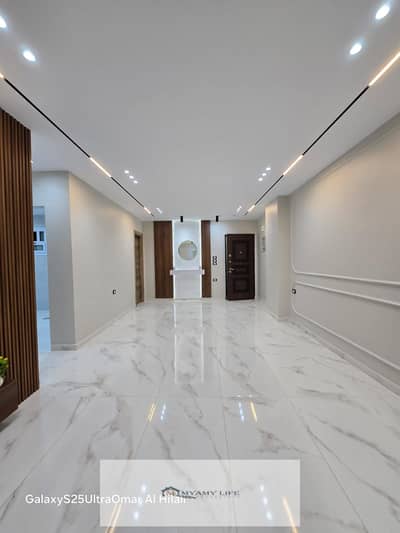 We provide you with an apartment that has all services in a populated building at the best market price and steps to the club