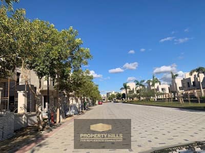 Receive immediately a 186m apartment ready with a large garden in Sheikh Zayed near Al Karma