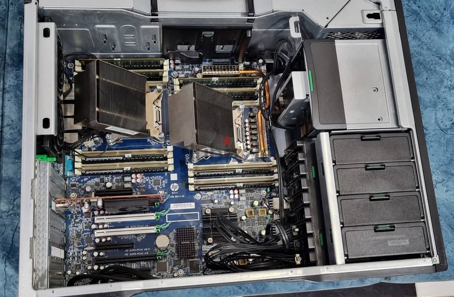HP Z820 WorkStation 4