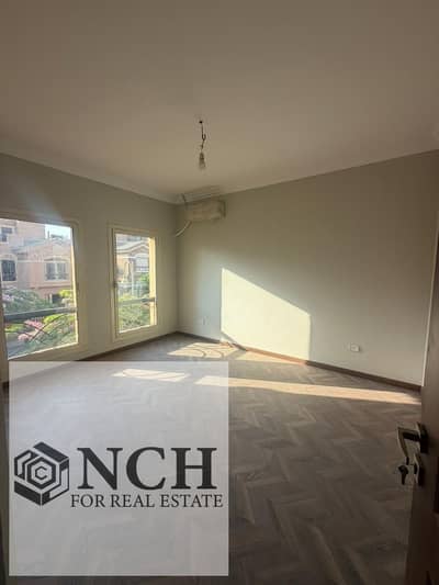 **Corner Townhouse for Rent in Dyar Park**  A distinctive rental opportunity in **Dyar Park**, offering a spacious corner townhouse with a practical l