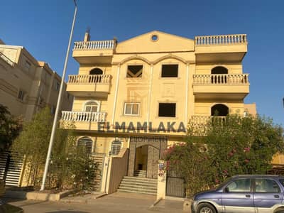 Apartment for Sale – Sheikh Zayed | 8th District – 2nd Neighborhood  Excellent opportunity to own a 175 sqm apartment in a prime location in the 8th D