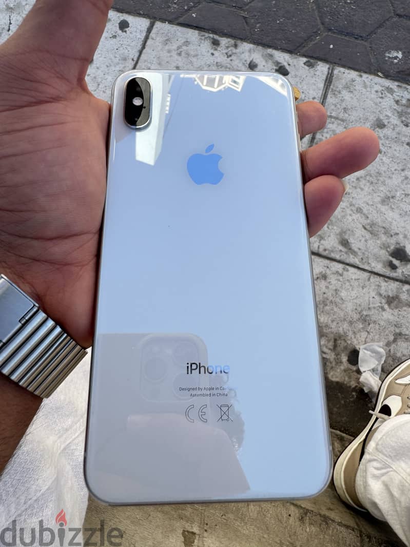 Apple - iPhone XS Max 4