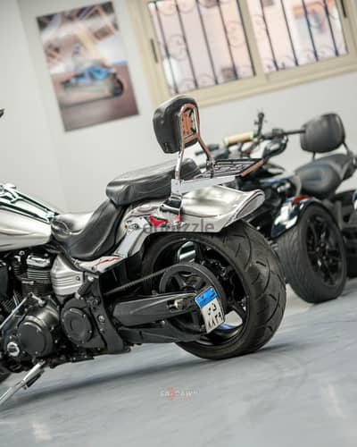 YAMAHA RAIDER _2009_SILVER