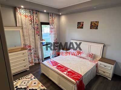 Ground apartment for rent in court yard Beverly hills 205 meters