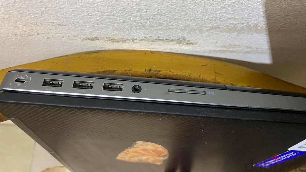 Dell precision 7510 Laptop 11