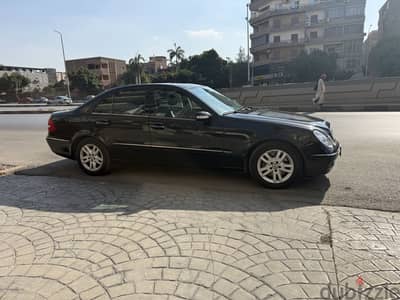 Mercedes-Benz E350 2005