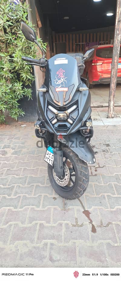 لو بتدور على X-Road 150 موديل حديث، عداد قليل، رخصة طويلة،