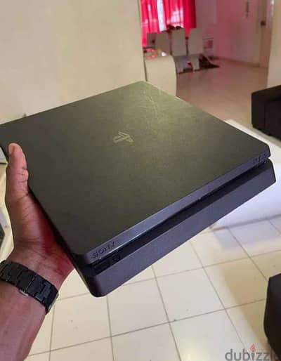 فرصه بلاي ستيشن 4 بكل مشتملاته