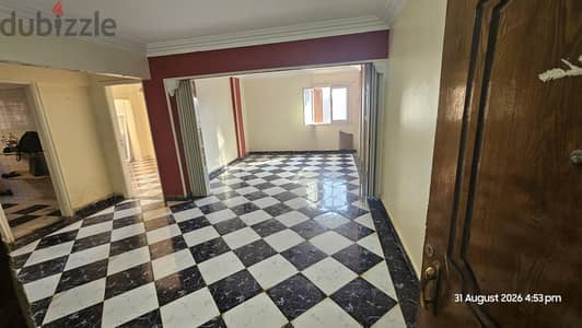 شقة سكنية ١١٠ م على سليم الاول مباشرة  حلمية الزيتون