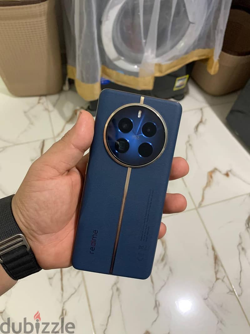 ريلمى 12 برو+ 1