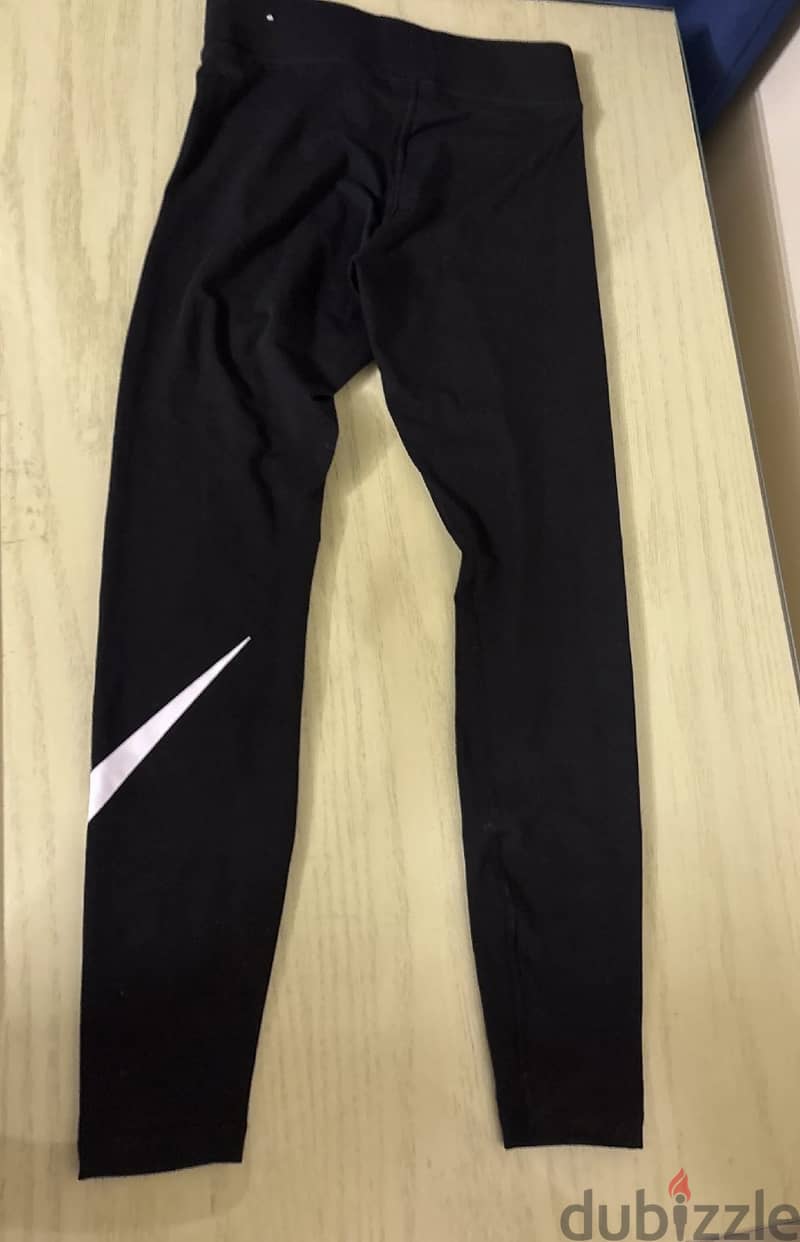 Black Nike leggings 1