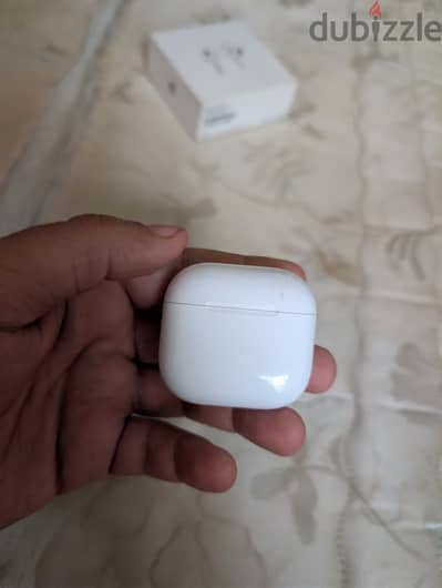 airpod 4 original -- حاله ممتازه استعمال بسيط جدا