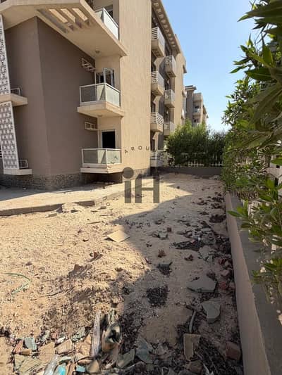 شقة ارضي بجاردن استلام فوري بسعر مناسب بكمبوند الخمايل الشيخ زايد بالمرحلة الرابعه  مساحة 181 متر جاردن بمساحة 220 متر فيو لاند سكيب خطوات للبوابه