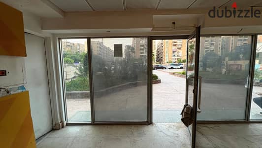 Administrative & Commercial Property for Sale 400 m2 in Sheraton Prime location