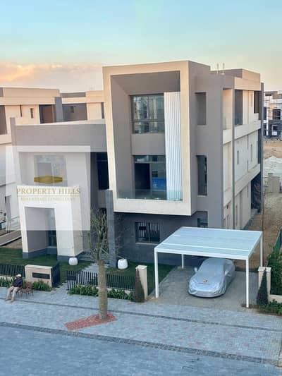 Villa for sale fully finished, minutes to the American University and North Ninety in the Saada compound, minutes to Cairo Airport