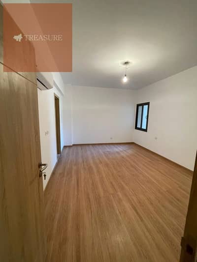 semi furnished Apartment for rent in Fifth Square - Al Marasem - new cairo