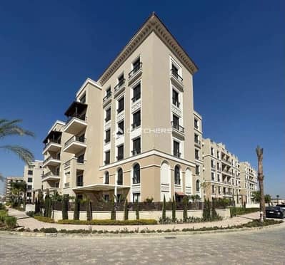 شقة لقطة في قلب الشيخ زايد متشطبة بالتكيفات في فيلدج ويست Village west دقائق لمول العرب وميدان جهينه