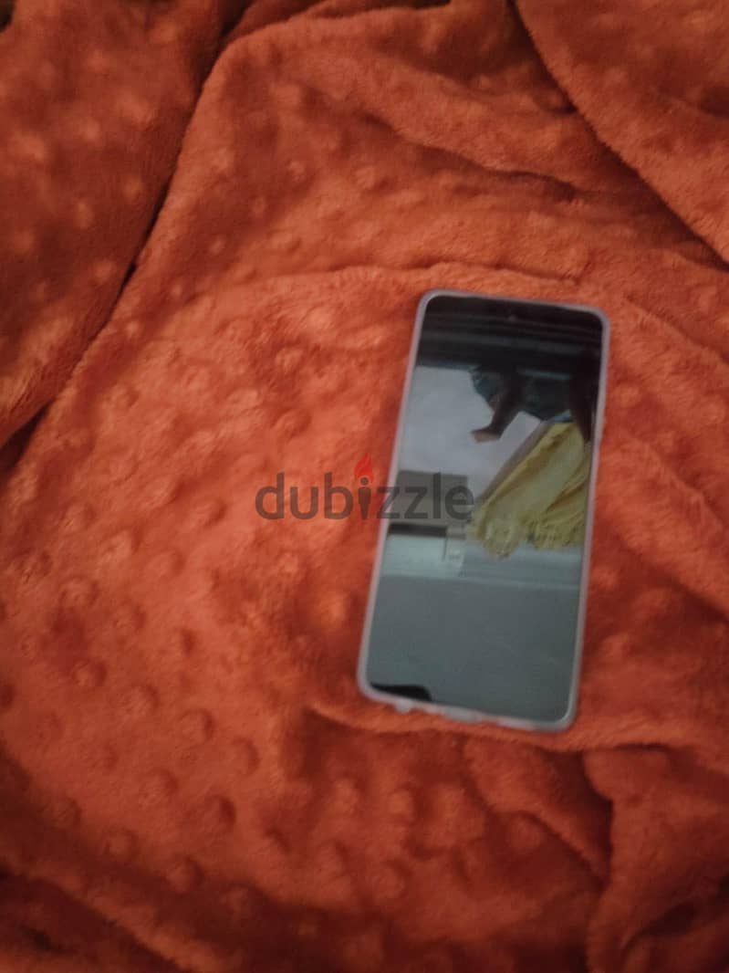 OPPO a60 1