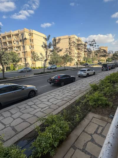 Studio for rent legally in Madinty, 67 square meters, bedroom, bathroom, and separate kitchen, equipped with gas, electricity, and water meters, in the distinguished area B6.