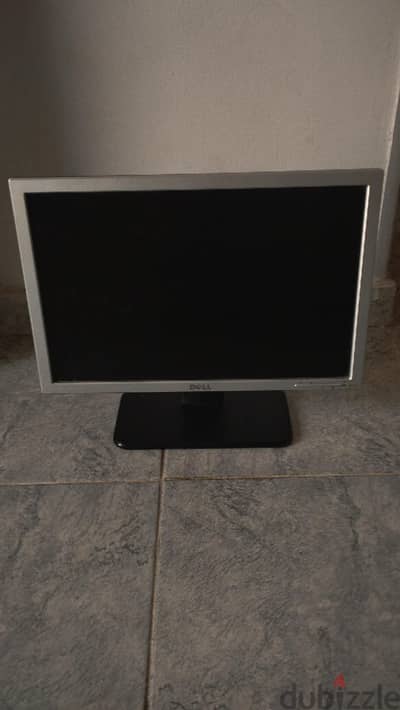 شاشة Dell 19 بحالة ممتازة للبيع