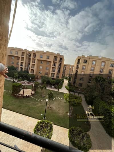 متاح للبيع بالرحاب شقه 90 متر بالمرحله الاولي دور ثاني فيو وايد جاردن 2 غرفة نوم 1 حمام موقع مميز جدا بالقرب من السوق ومول 1 والخدمات