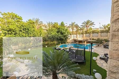 A luxurious 520 sqm villa for sale in Mountain View iCity, fully finished to the highest quality standards. You can view and move in today. The price will be reduced for a serious buyer.
