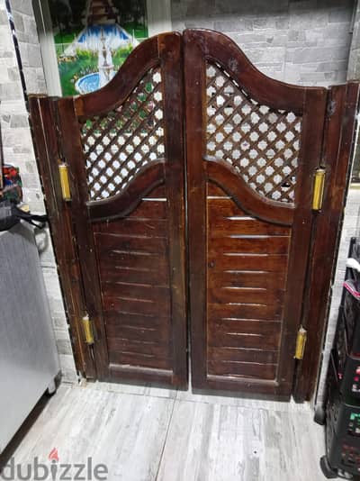 باب مروحه خشب مستعمل بحاله الجديد