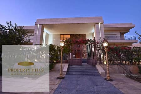 قصر فاخر 565م للبيع في Mountain view I city متشطب بالكامل بأعلى كواليتي وتقدر تعاين وتسكن فيه من النهارده و هنزل من سعره في حالة وجود مشتري جاهز