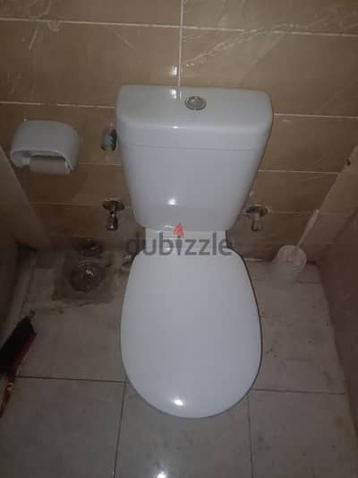 للبيع طقم حمام