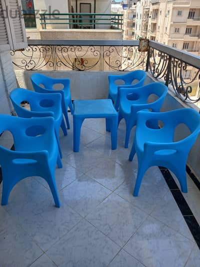 ترابيزة و ٦ كراسي
