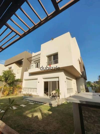 Villa townhouse for rent in Grand Heights Compound - with kitchen and air conditioning