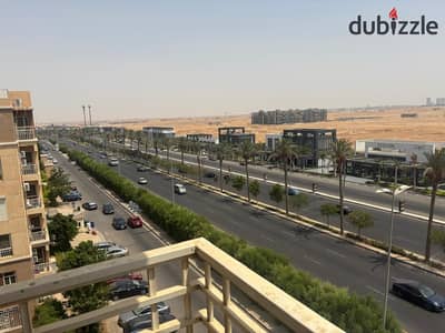 For sale: an apartment in Madinaty with a very special view on a main street. Finishing by a great company. Close to services.