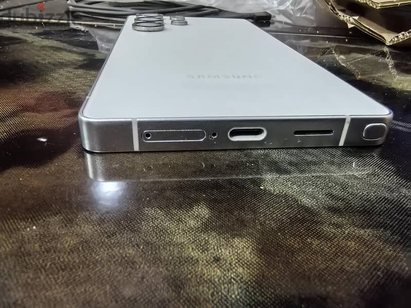 Samsung S25 Ultra 4