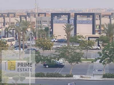 For sale in my city in its latest stages in b12, area 116 meters, open view in front of East Hub and Craft Zone, ultra super lux finishing