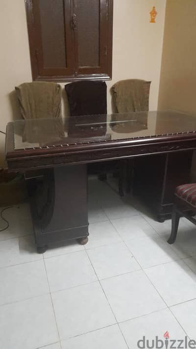 سفره و٦ كراسي بحاله جيده البيع لنقل لمكان اخر