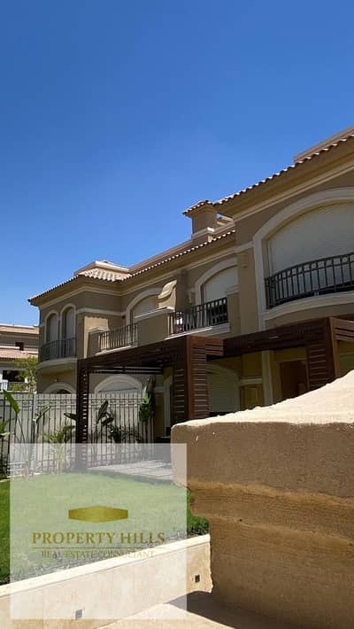 Townhouse for Sale in the Ministers’ Square – Immediate Delivery    Available at an exceptional price — only 25% of its original price!    Located in a prestigious, fully serviced and already inhabited compound, just minutes away from the British Universi