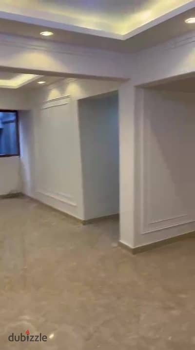 للأيجار السكنى بسموحة شقة 115 متر