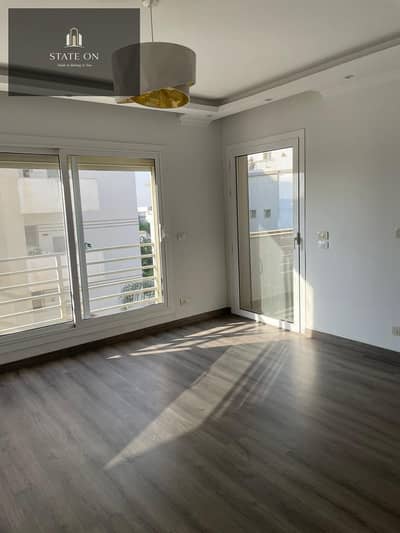شقة راقية للإيجار في Hyde Park | 227م | 3 غرف نوم | غرفة ناني بحمام | مطبخ وتكييفات