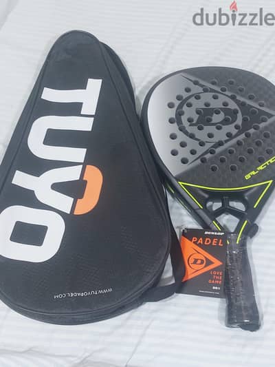 Dunlop racket build for different people it's the best with afree case