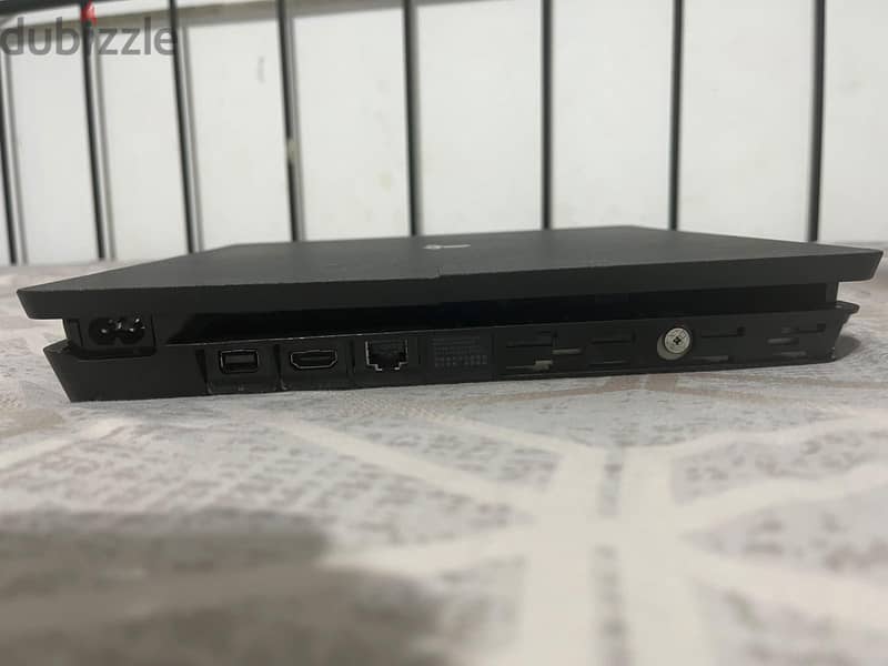 Playstation 4 slim 500 GB 3