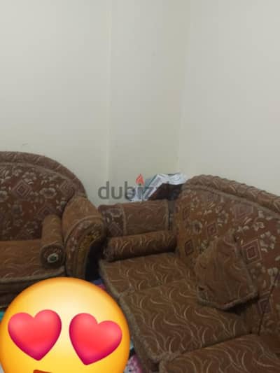 انتريه كنبتين و كرسيين للبيع