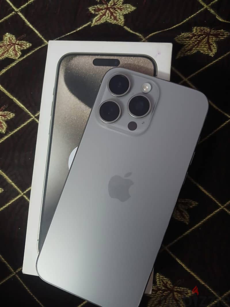 Apple - iPhone 15 Pro Max 2