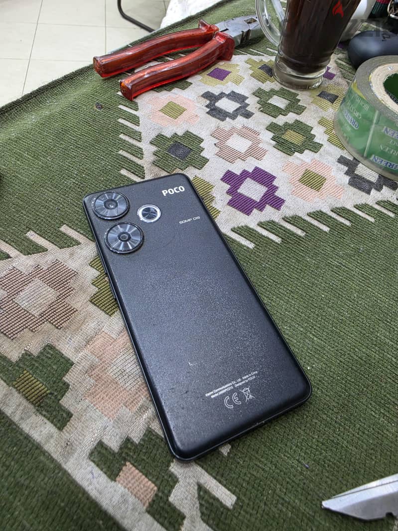 Xiaomi Poco F6 1