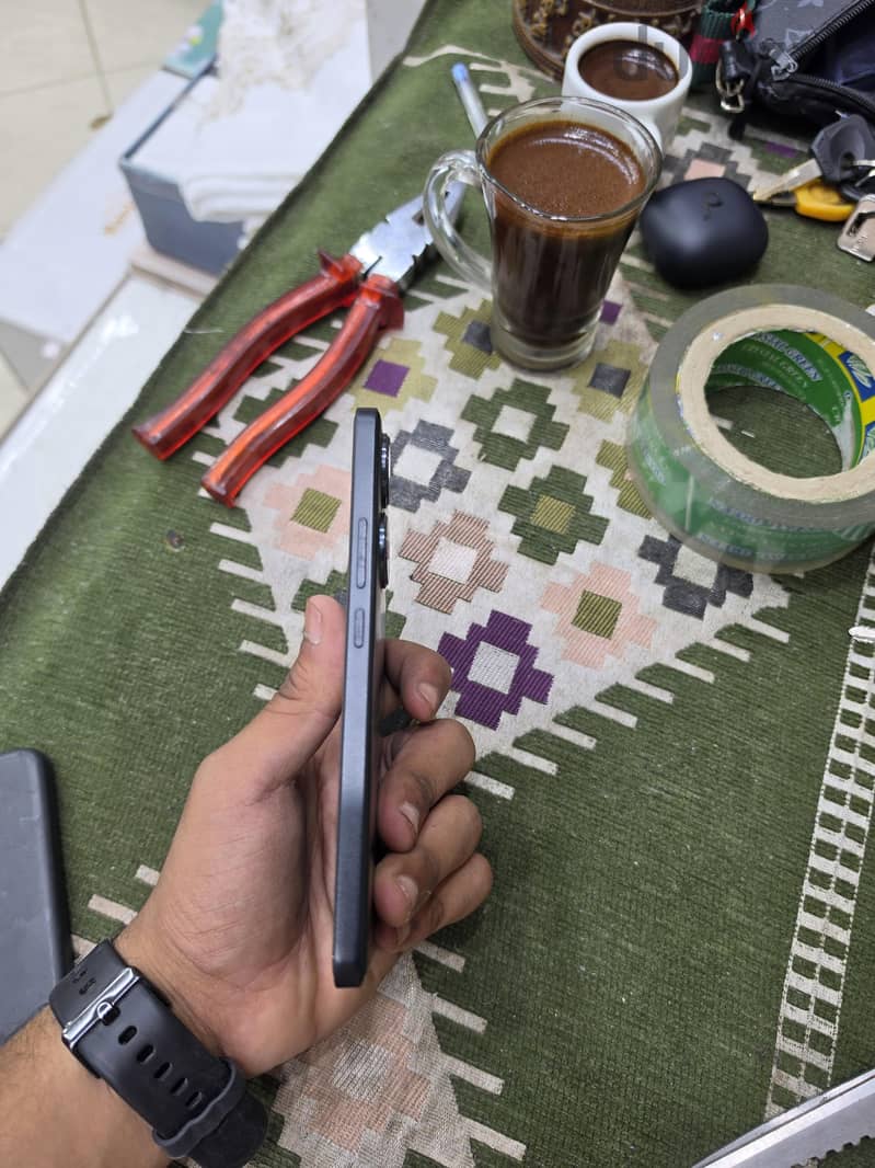 Xiaomi Poco F6 5
