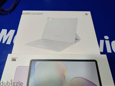 Huawei Mate 11.5 with pen and keyboard
