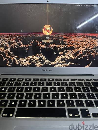 Macbook air 2017 ( 13 inch )