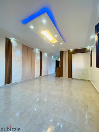 شقه في الإسكندرية العجمي شاطي النخيل سابع عماره من البحر تشطيب فاخر ومميز جدا مسجله وكامله المرفق